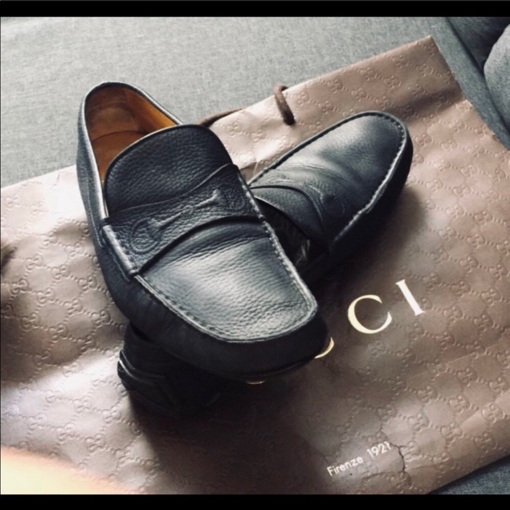 Gucci Loafers Driving Shoes Black Pebbled Leather